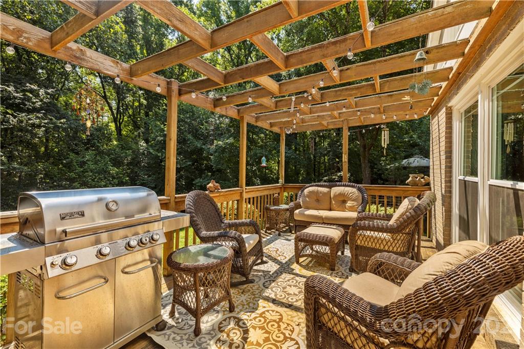 4736 Autumn Leaf Lane Charlotte NC 28277