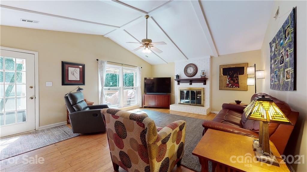 4736 Autumn Leaf Lane Charlotte NC 28277