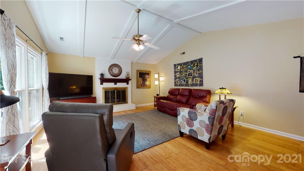 4736 Autumn Leaf Lane Charlotte NC 28277