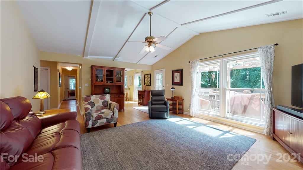 4736 Autumn Leaf Lane Charlotte NC 28277