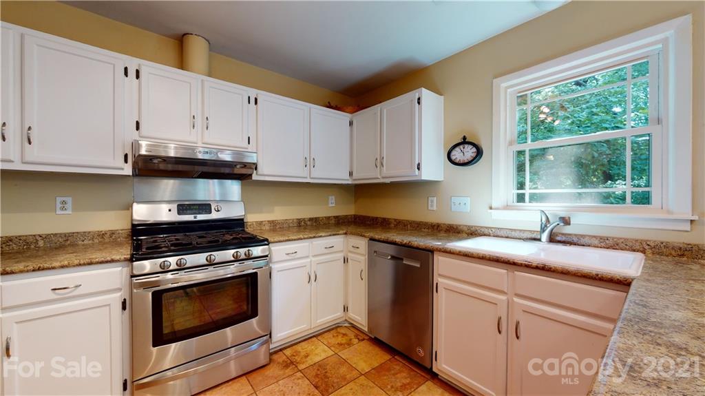 4736 Autumn Leaf Lane Charlotte NC 28277