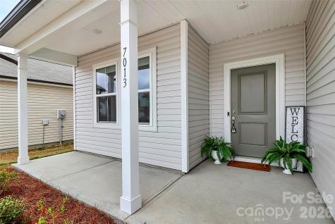 7013 Gale Force Lane Charlotte NC 28216