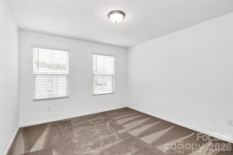 7013 Gale Force Lane Charlotte NC 28216