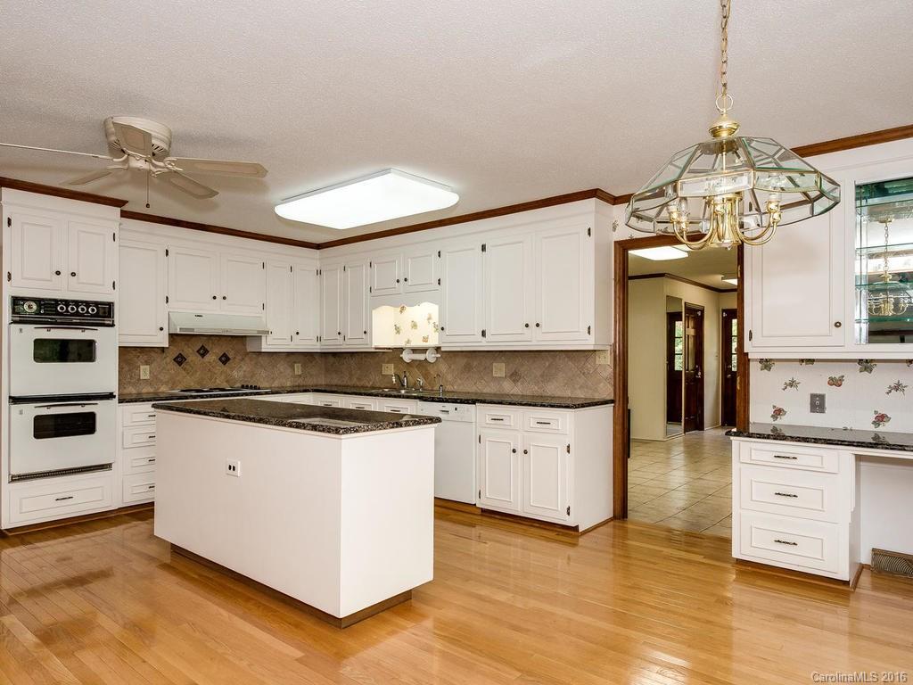 3011 Chaucer Drive Charlotte NC 28210