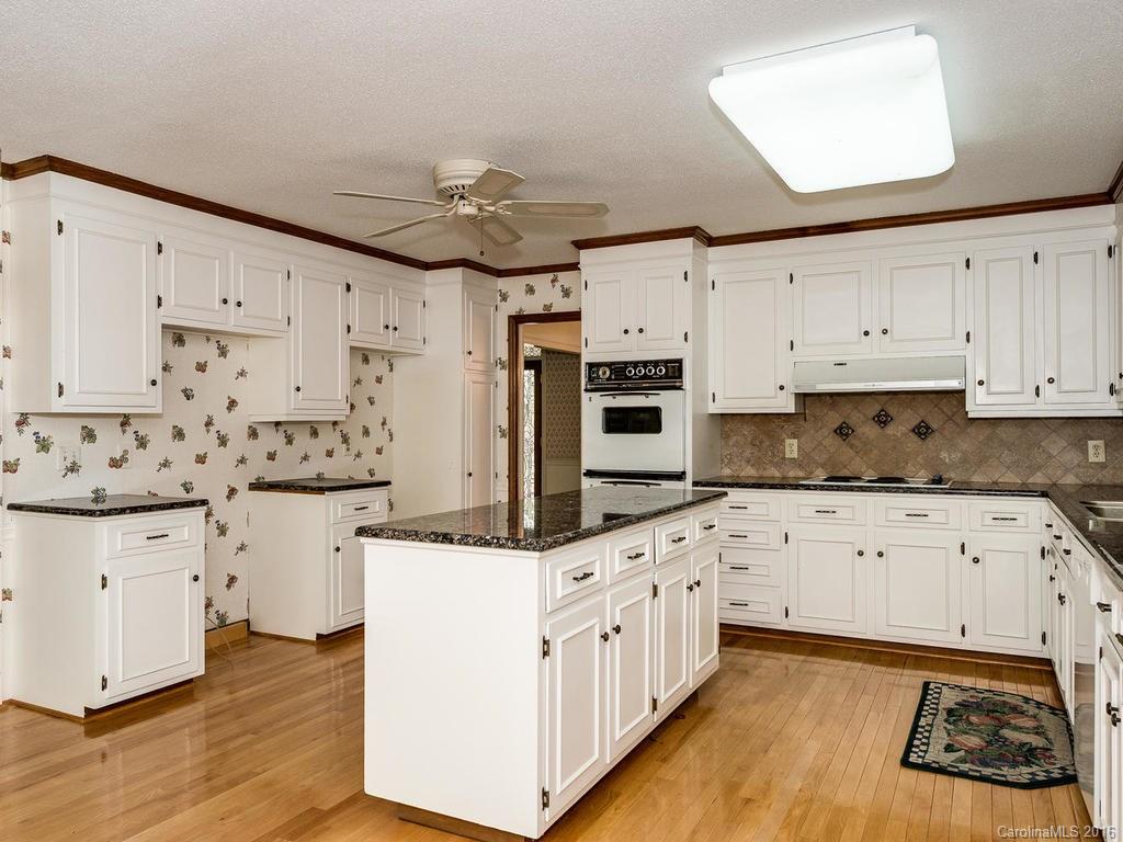 3011 Chaucer Drive Charlotte NC 28210