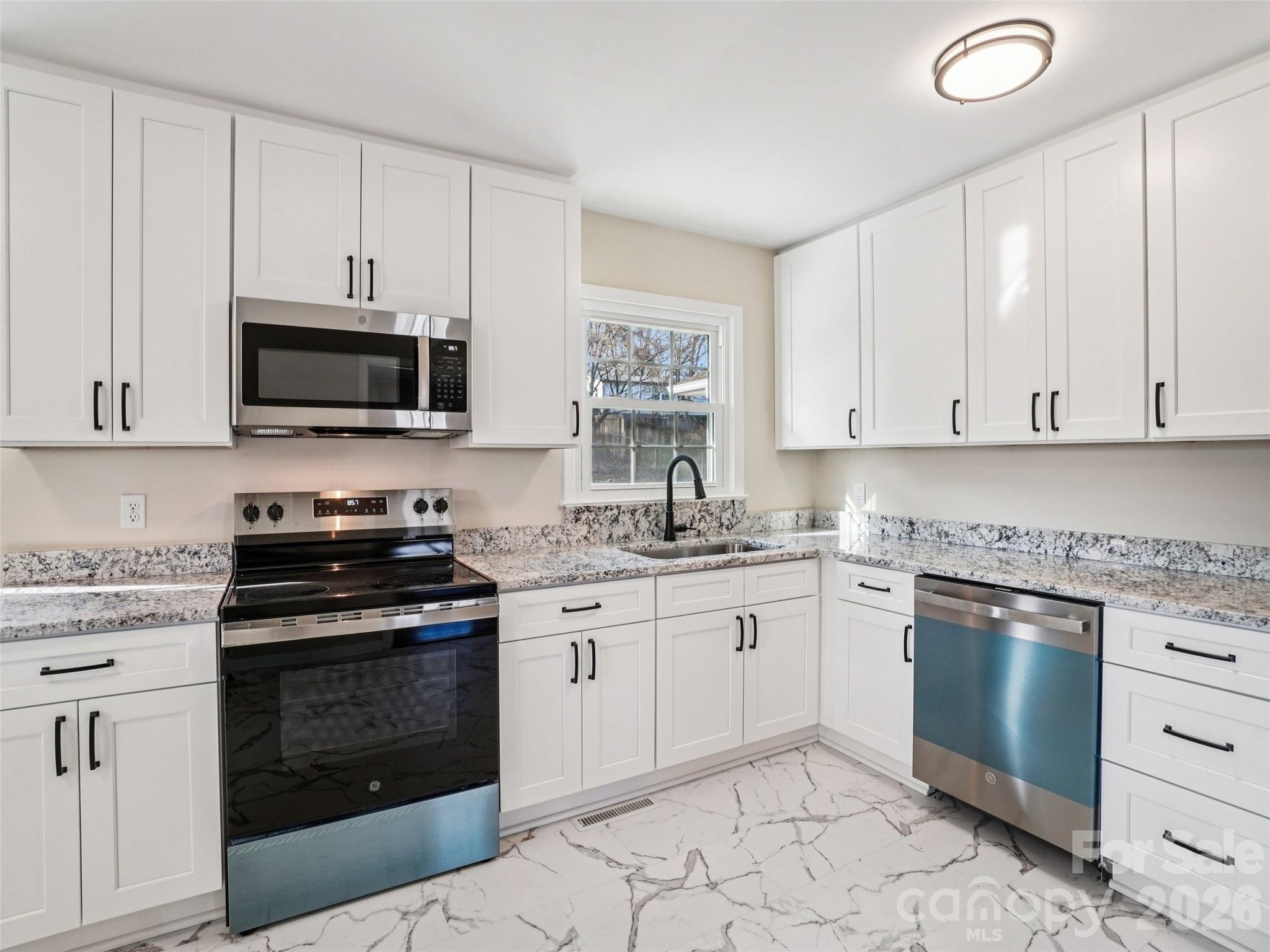 23 Starmount Drive Asheville NC 28806