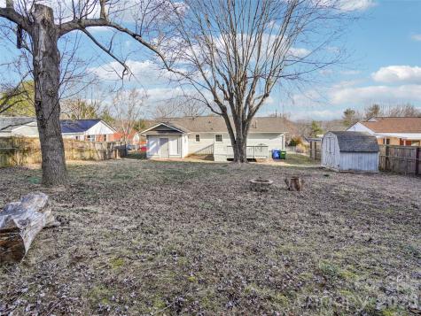23 Starmount Drive Asheville NC 28806
