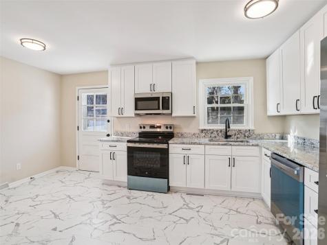 23 Starmount Drive Asheville NC 28806