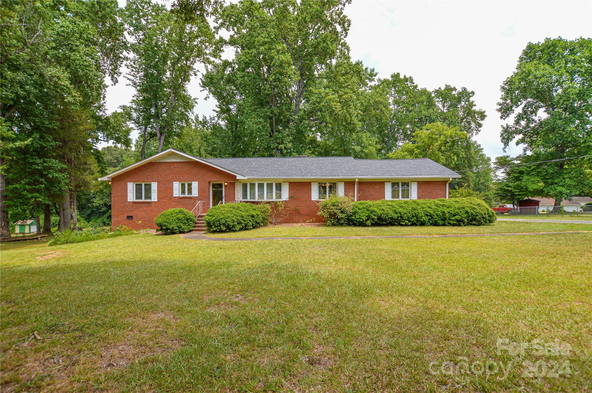 8216 Denbur Drive Charlotte NC 28215