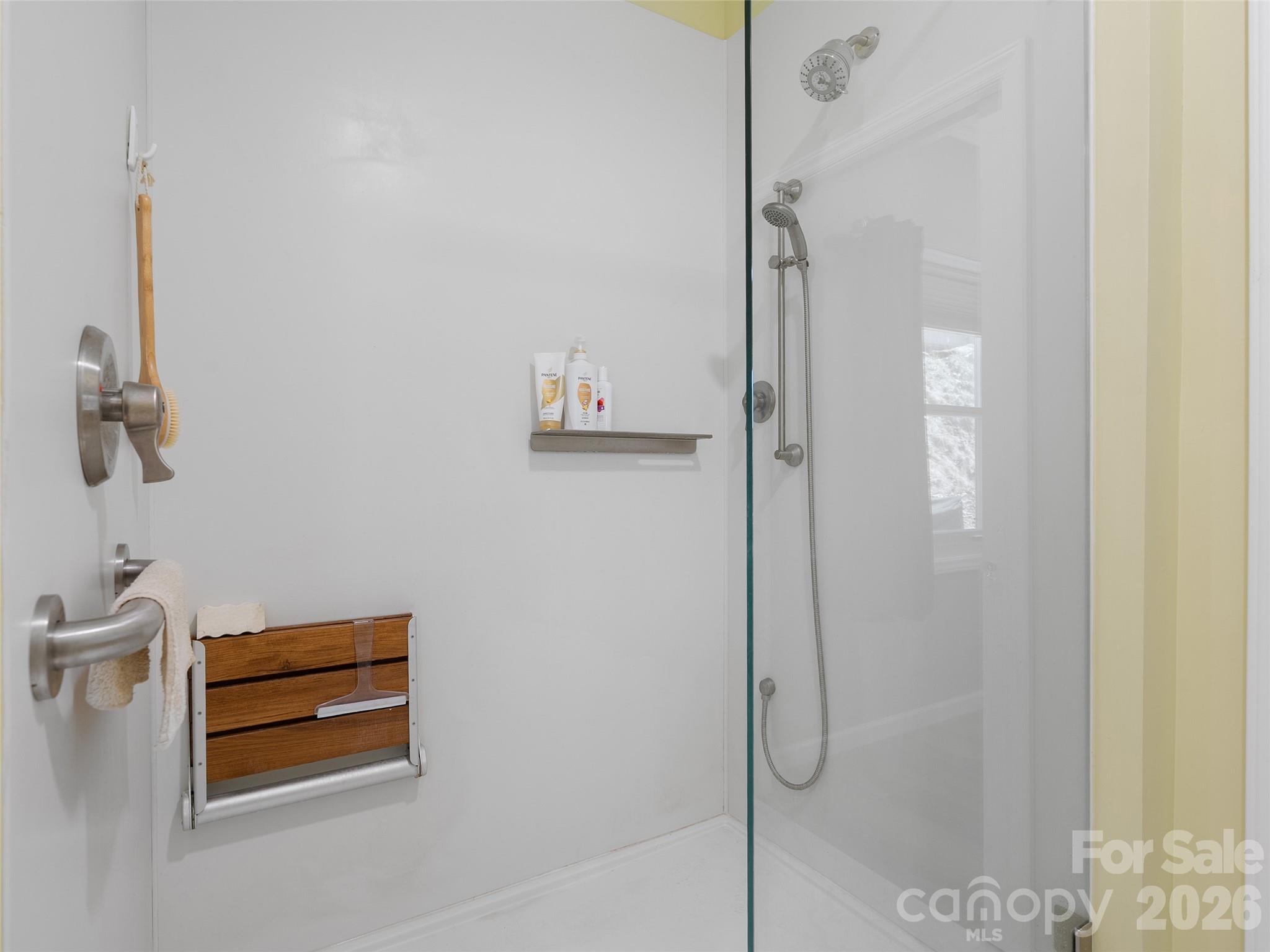 33 Freedom Drive Waynesville NC 28786