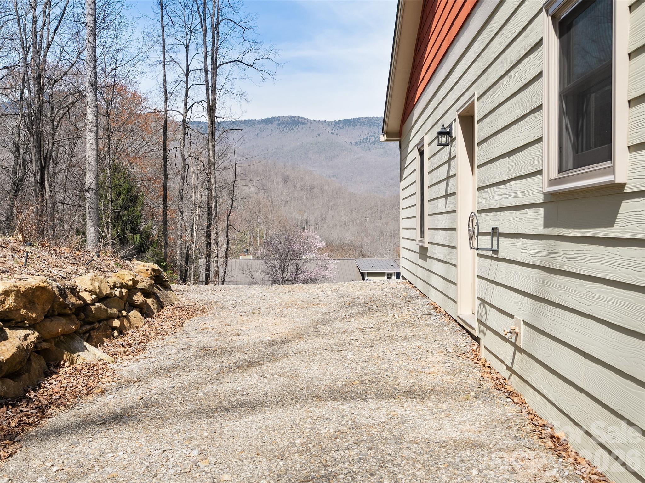 33 Freedom Drive Waynesville NC 28786