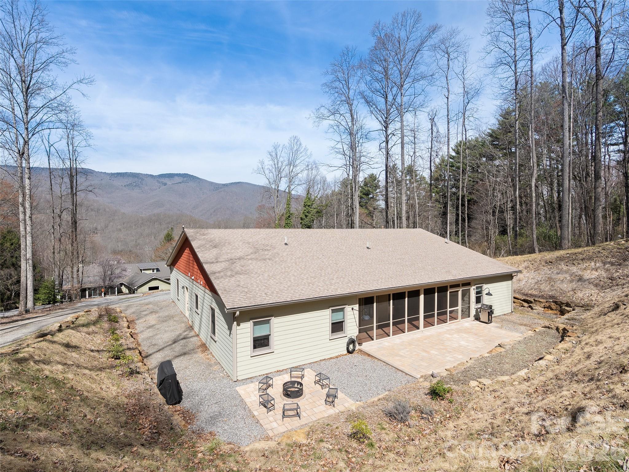 33 Freedom Drive Waynesville NC 28786