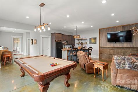 231 Tower Circle Hendersonville NC 28739