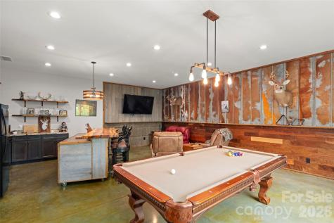 231 Tower Circle Hendersonville NC 28739