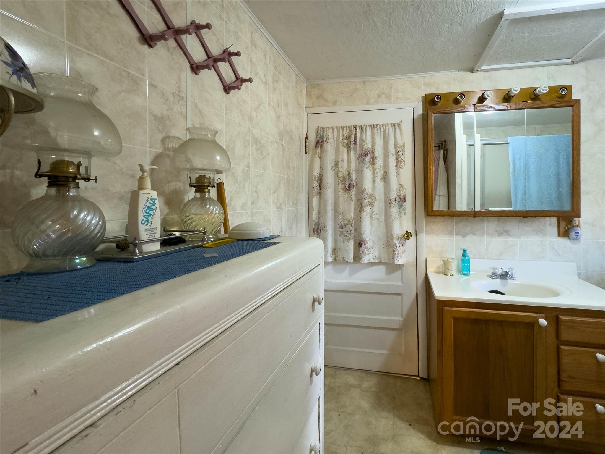 3059 Nc 261 Highway Bakersville NC 28705