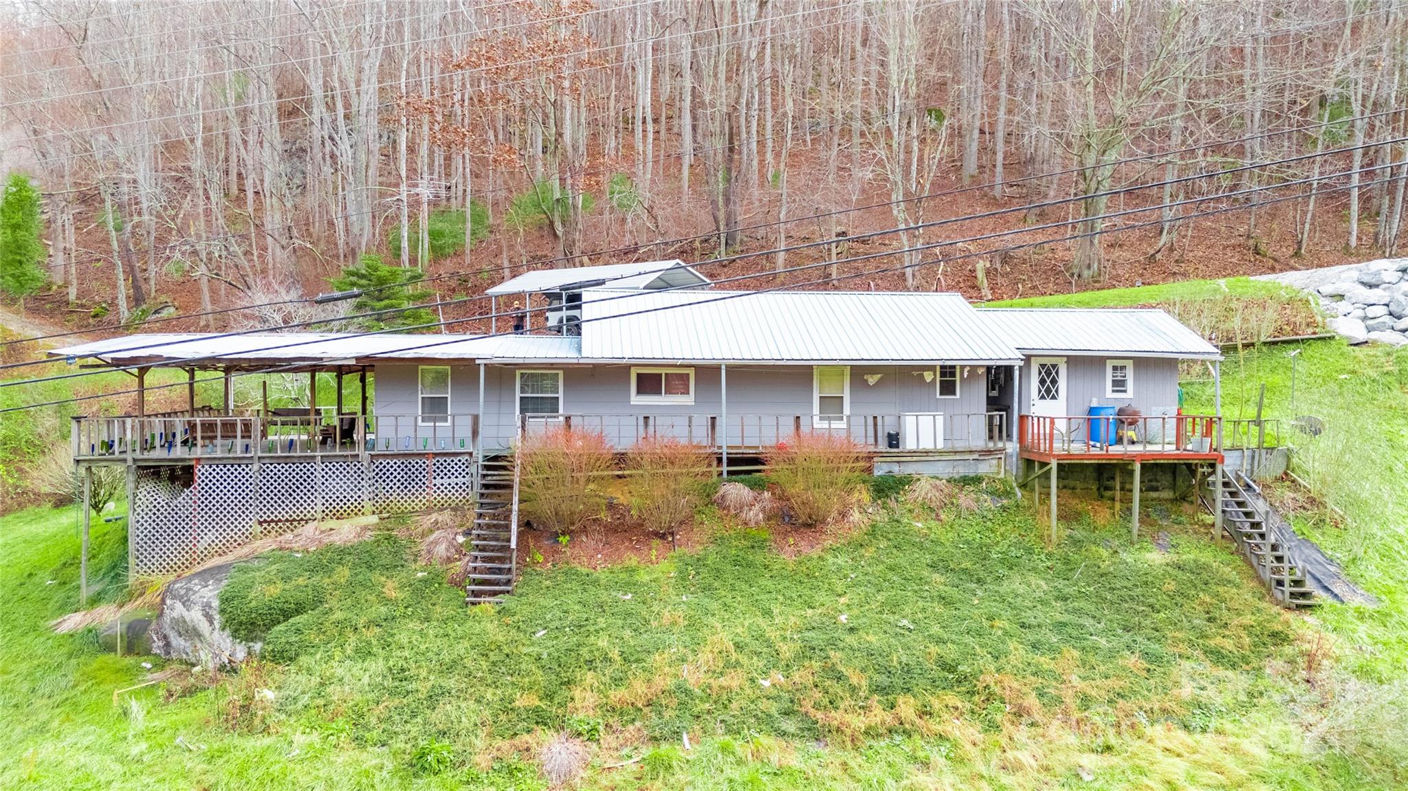 3059 Nc 261 Highway Bakersville NC 28705