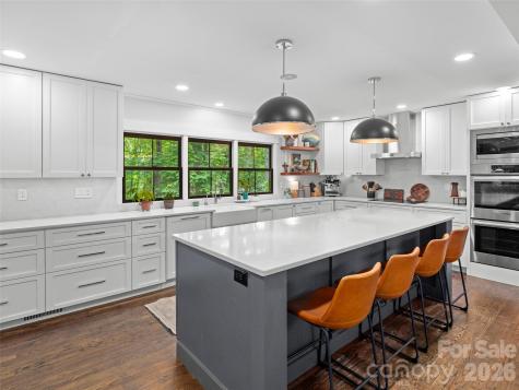 1130 New Castle Court Asheville NC 28803