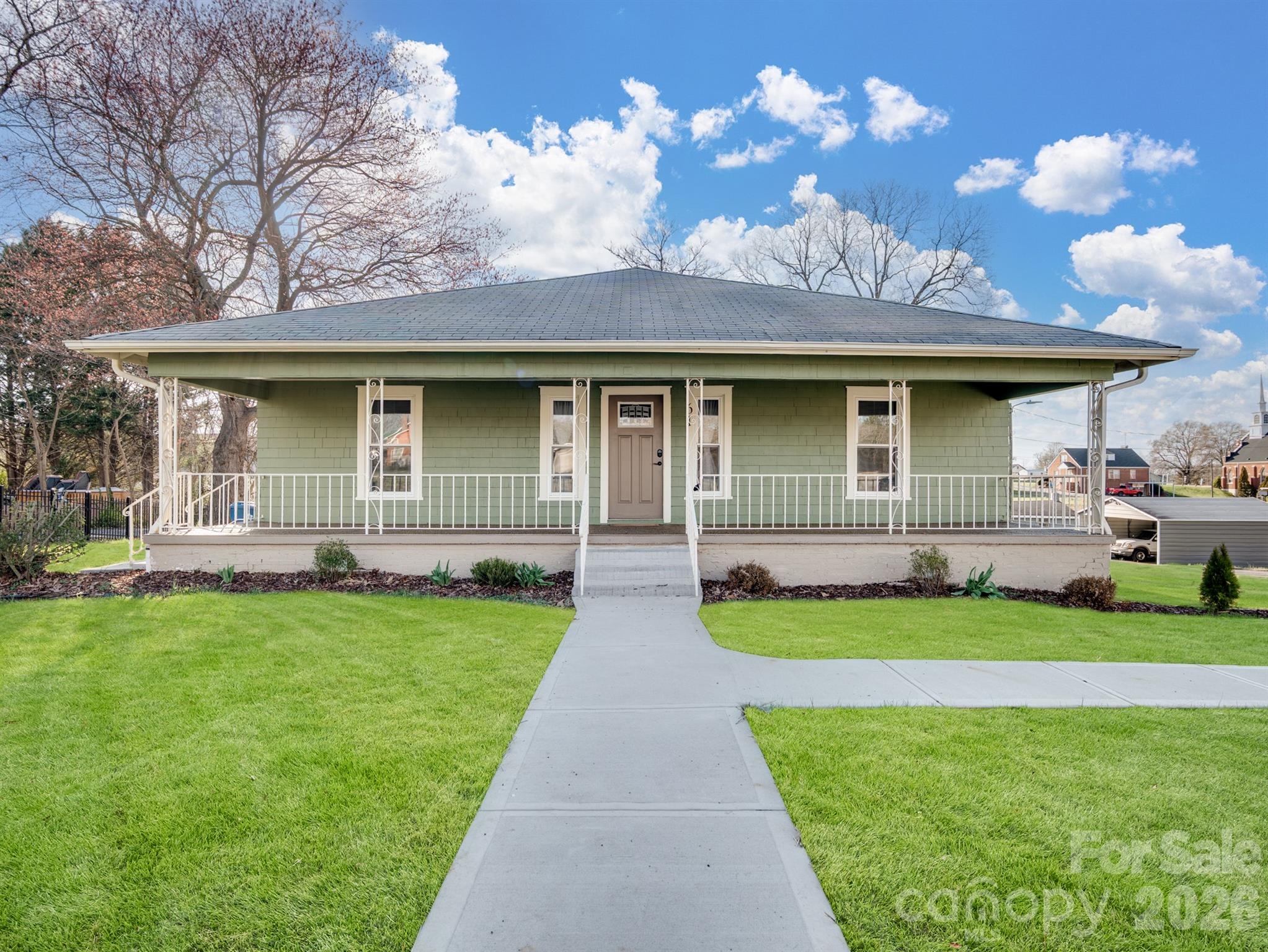 61 27th Street NW Hickory NC 28601