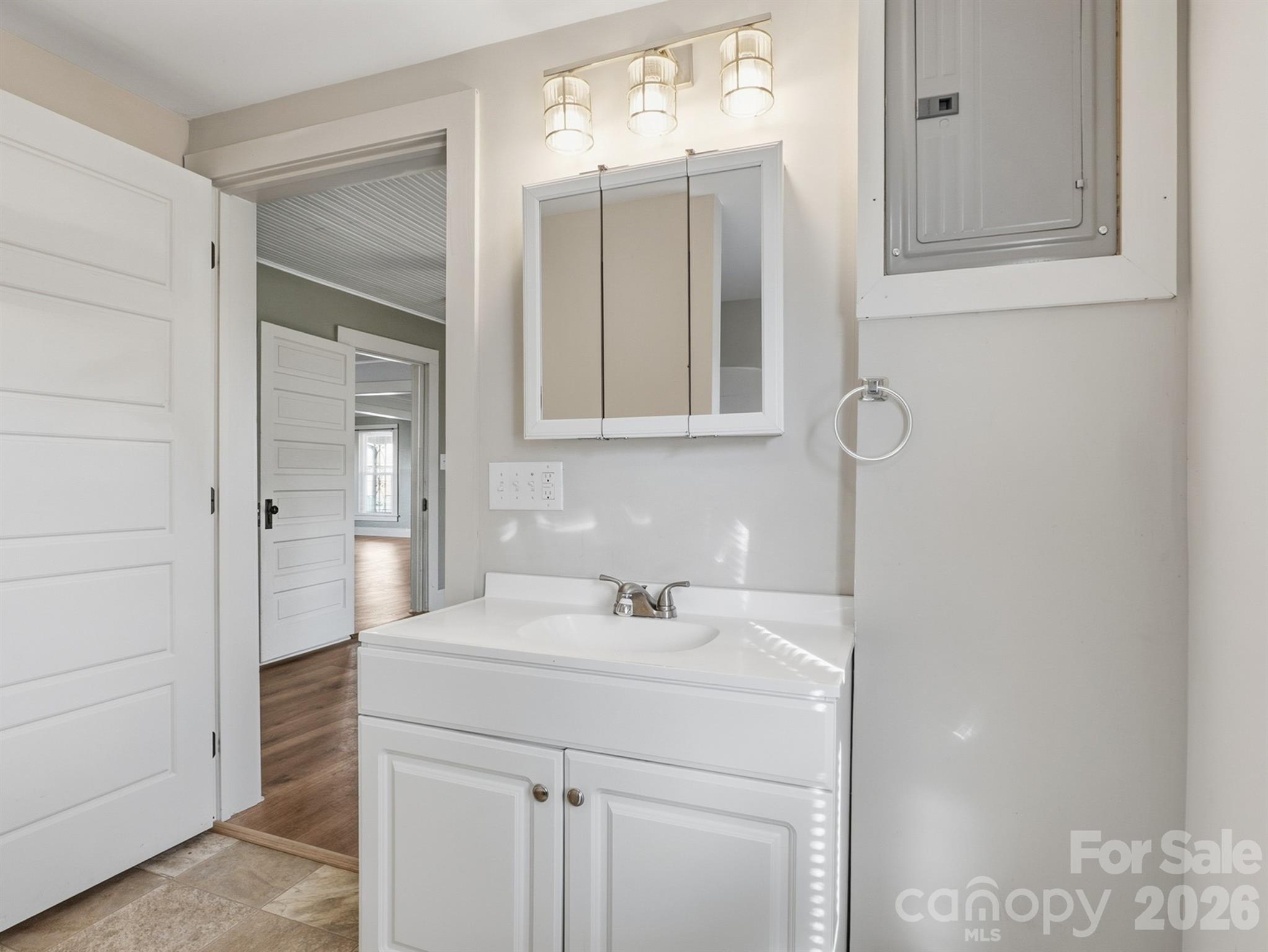 61 27th Street NW Hickory NC 28601