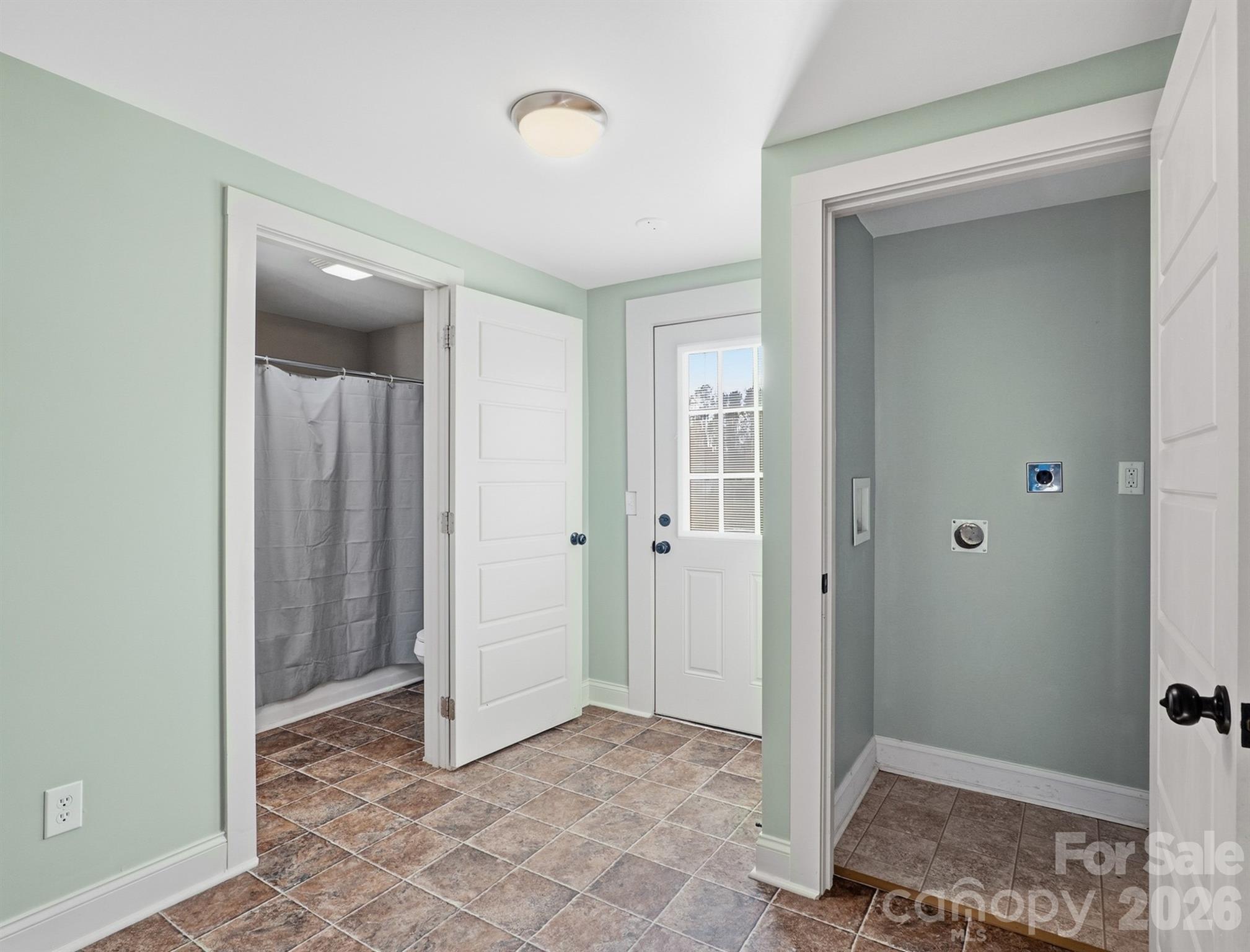 61 27th Street NW Hickory NC 28601