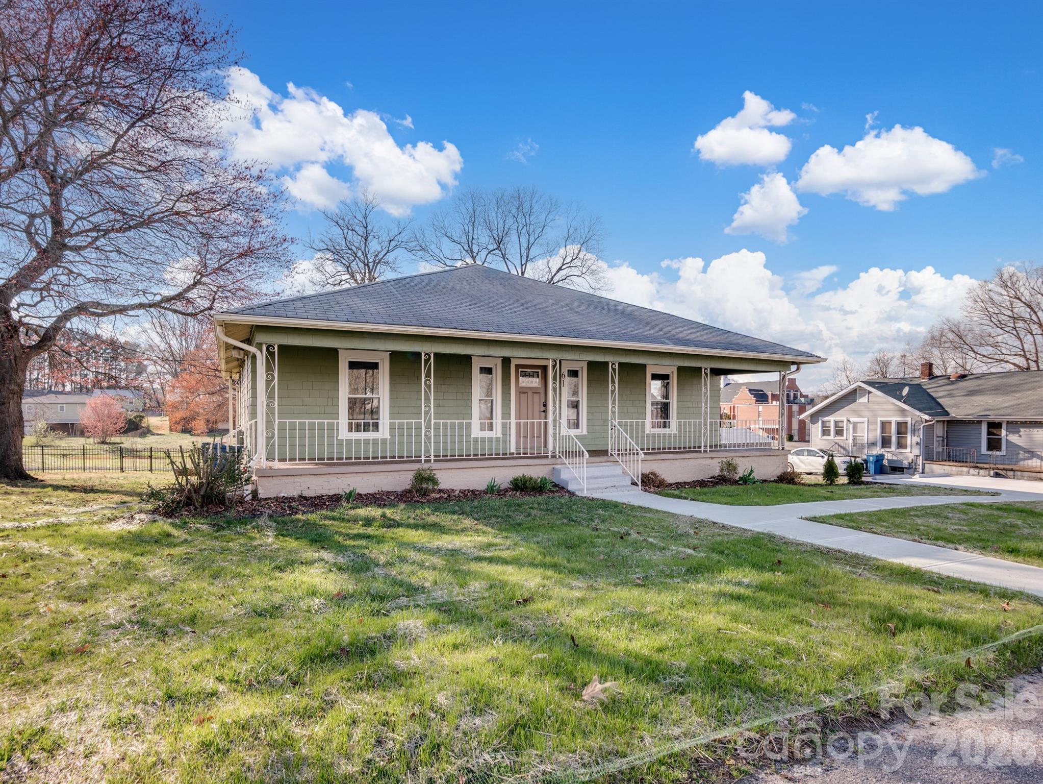 61 27th Street NW Hickory NC 28601