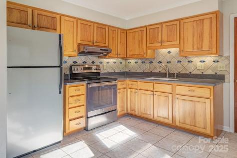 9 Guinevere Court Asheville NC 28806