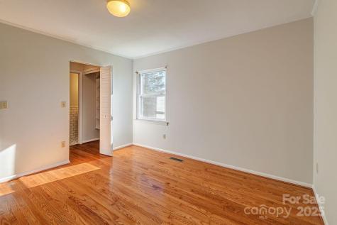 9 Guinevere Court Asheville NC 28806