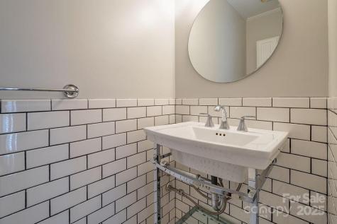 9 Guinevere Court Asheville NC 28806