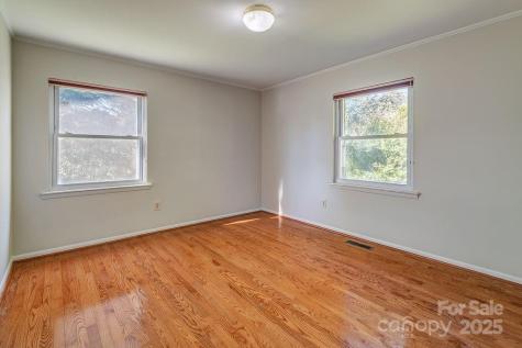 9 Guinevere Court Asheville NC 28806