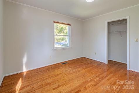 9 Guinevere Court Asheville NC 28806