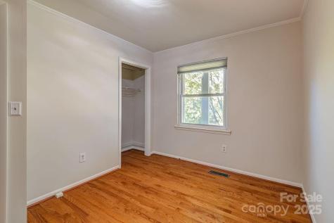 9 Guinevere Court Asheville NC 28806