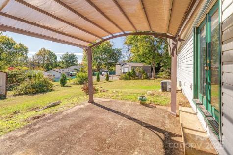 9 Guinevere Court Asheville NC 28806