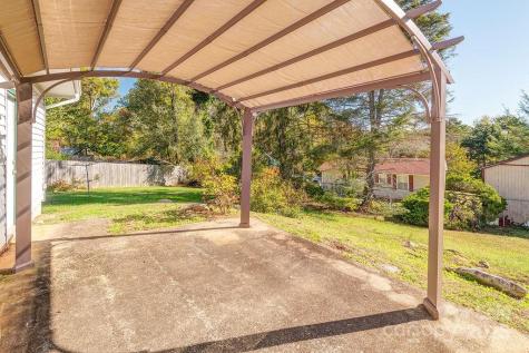 9 Guinevere Court Asheville NC 28806