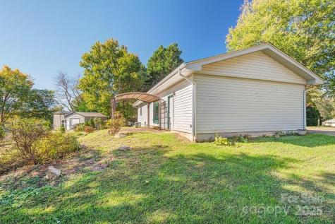 9 Guinevere Court Asheville NC 28806