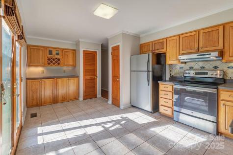 9 Guinevere Court Asheville NC 28806