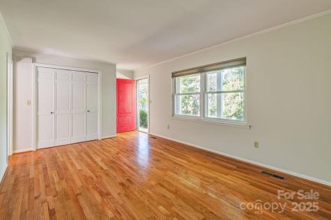 9 Guinevere Court Asheville NC 28806