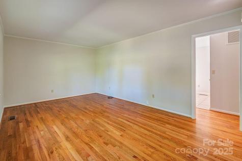 9 Guinevere Court Asheville NC 28806