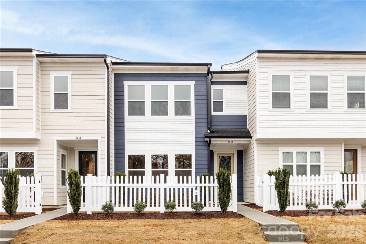 8430 Discovery Lane Charlotte NC 28216
