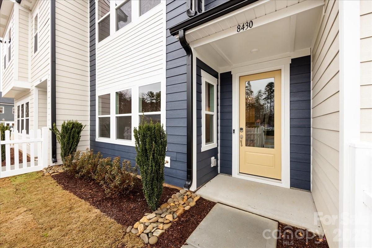 8430 Discovery Lane Charlotte NC 28216
