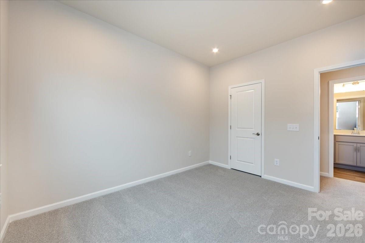 8430 Discovery Lane Charlotte NC 28216