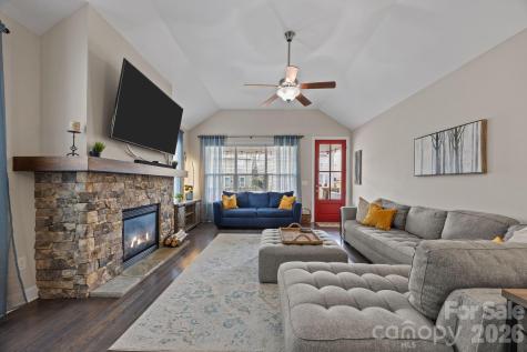 3 Dreambird Drive Leicester NC 28748