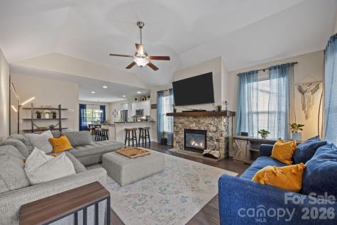 3 Dreambird Drive Leicester NC 28748