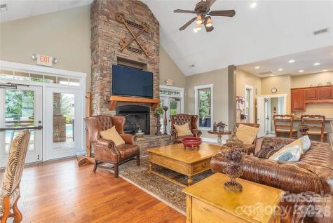 3 Dreambird Drive Leicester NC 28748