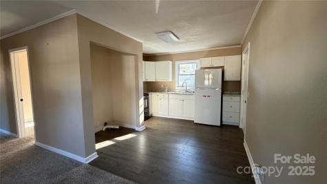 513 Holly Street Dallas NC 28034