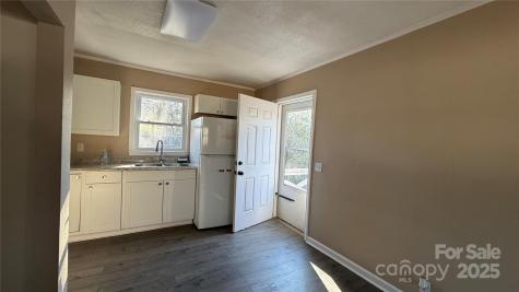 513 Holly Street Dallas NC 28034