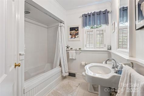 54 Fairway Road Asheville NC 28804