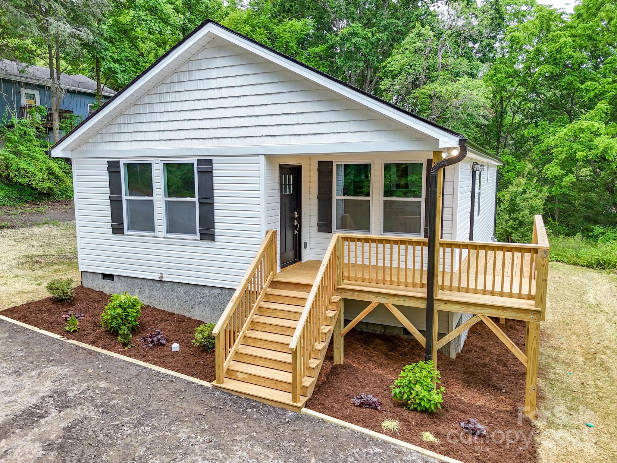 15 Border Street Black Mountain NC 28711