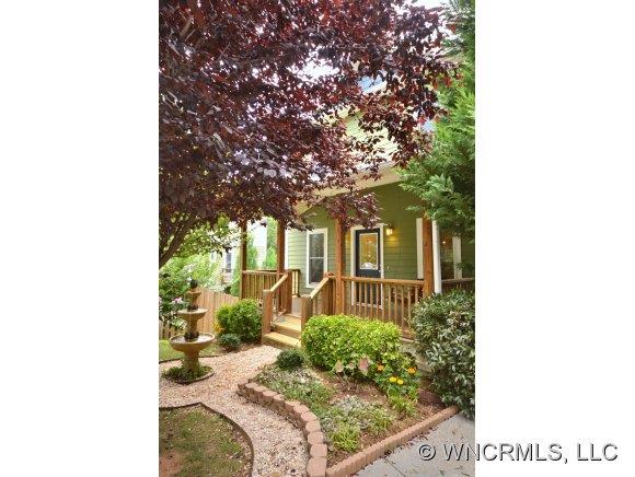 22 Cross Place Asheville NC 28801