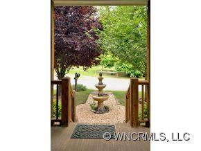 22 Cross Place Asheville NC 28801
