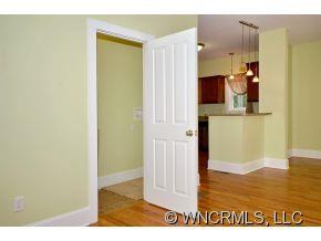 22 Cross Place Asheville NC 28801